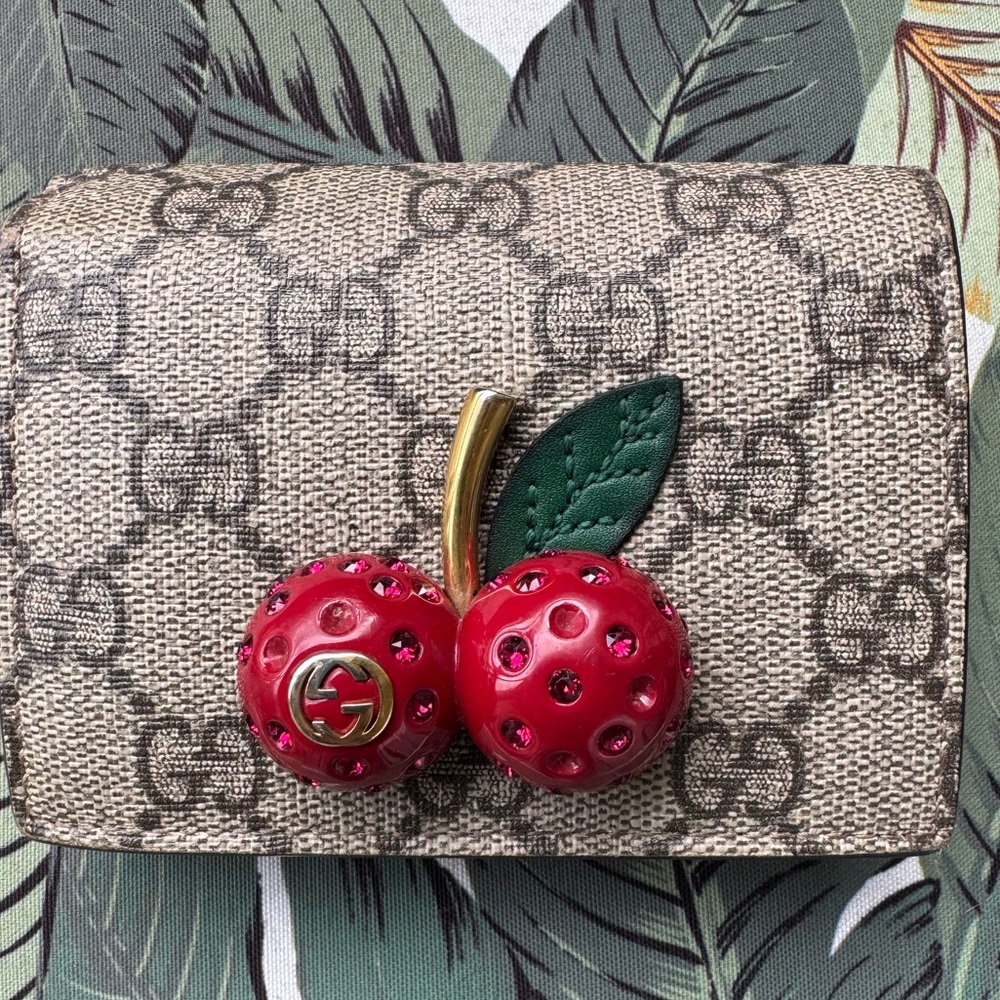 🍒🍒🍒 SALE‼️Gucci sparkly cherry mini bifold wallet. OMG the cutest. 🍒🍒🍒
